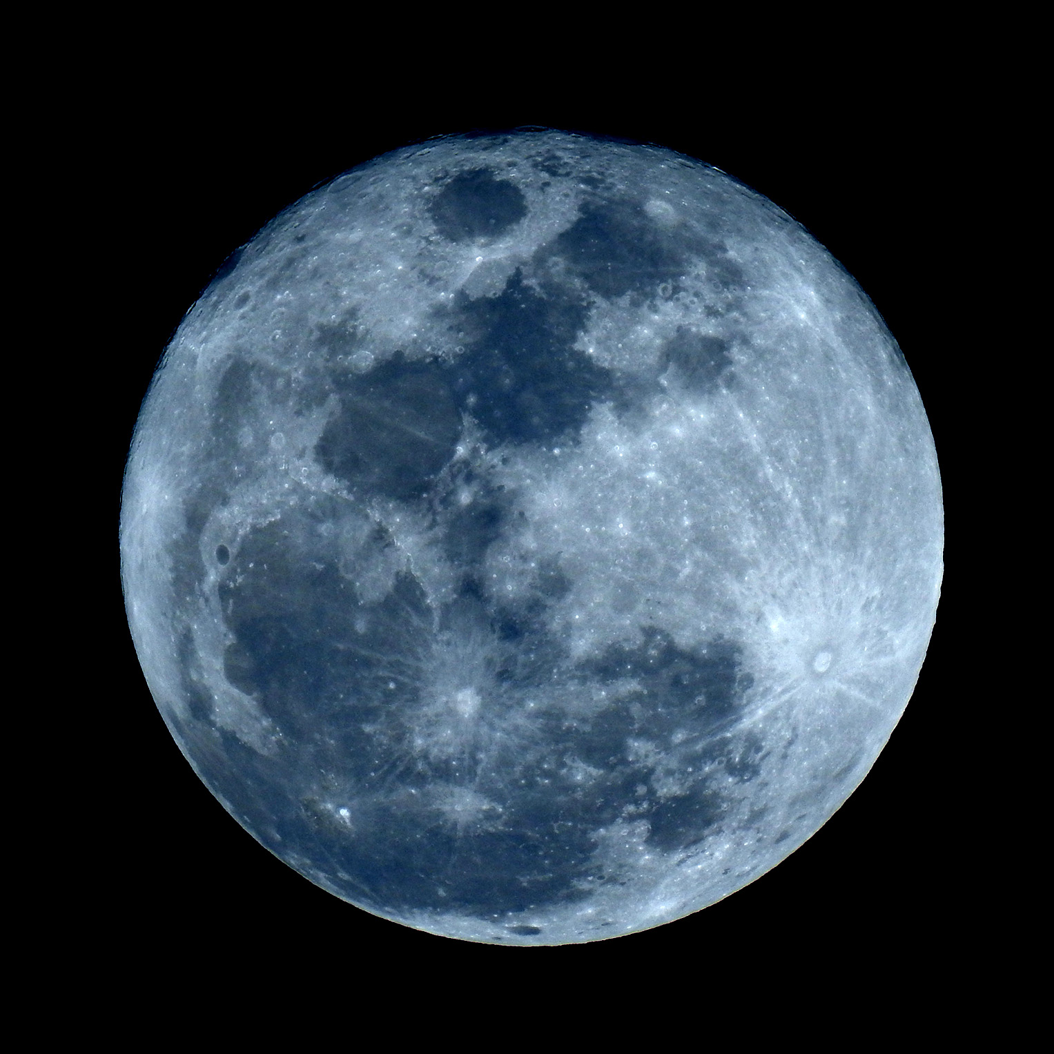 我 用 尼 康 P900 拍 的 月 亮(没 有 楼 主 的 相 机 好). 拍 摄 时 间.2016:01:24 21:55:25. 拍 摄 时 间...